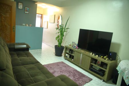 Casa à venda com 125m², 2 quartos e 2 vagasSala