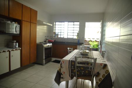 Casa à venda com 125m², 2 quartos e 2 vagasCozinha