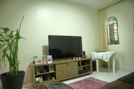 Casa à venda com 125m², 2 quartos e 2 vagasSala