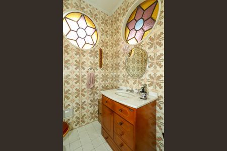 Casa à venda com 226m², 3 quartos e 2 vagasLavabo