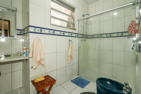 Casa à venda com 226m², 3 quartos e 2 vagasBanheiro da Suíte