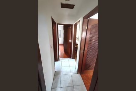 Casa à venda com 129m², 4 quartos e 6 vagas