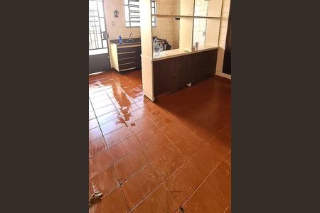 Casa à venda com 196m², 3 quartos e 1 vaga