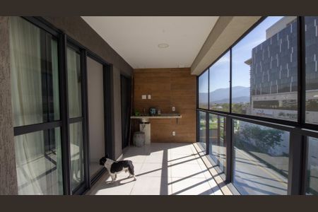 Apartamento à venda com 82m², 3 quartos e 1 vaga Apartamento à venda com 82m², 3 quartos e 1 vagaVaranda