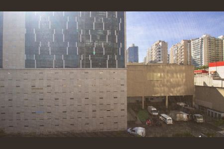 Apartamento à venda com 82m², 3 quartos e 1 vaga Apartamento à venda com 82m², 3 quartos e 1 vagaVaranda