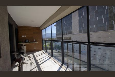 Apartamento à venda com 82m², 3 quartos e 1 vaga Apartamento à venda com 82m², 3 quartos e 1 vagaVaranda