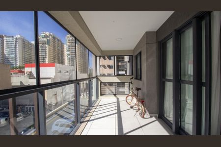 Apartamento à venda com 82m², 3 quartos e 1 vaga Apartamento à venda com 82m², 3 quartos e 1 vagaVaranda