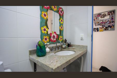 Apartamento à venda com 82m², 3 quartos e 1 vaga Apartamento à venda com 82m², 3 quartos e 1 vagaBanheiro Social