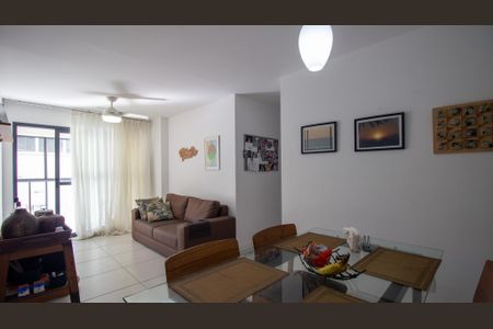 Apartamento à venda com 82m², 3 quartos e 1 vaga Apartamento à venda com 82m², 3 quartos e 1 vagaSala