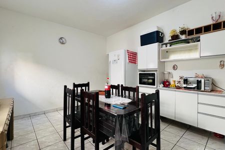 Casa à venda com 140m², 7 quartos e 1 vaga Casa à venda com 140m², 7 quartos e 1 vagaCozinha 1
