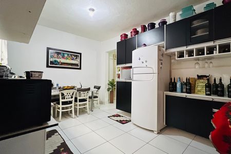 Casa à venda com 140m², 7 quartos e 1 vaga Casa à venda com 140m², 7 quartos e 1 vagaCozinha e Área de Serviço