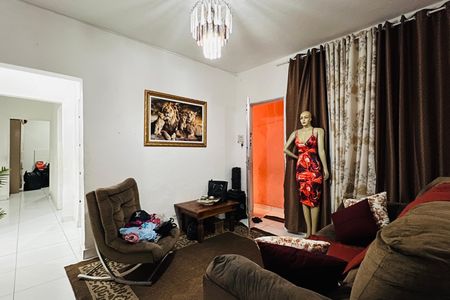 Casa à venda com 140m², 7 quartos e 1 vaga Casa à venda com 140m², 7 quartos e 1 vagaSala