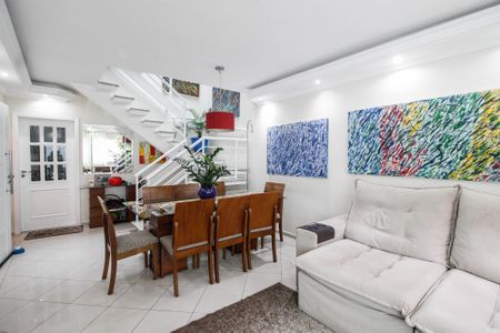 Casa à venda com 240m², 3 quartos e 4 vagasSala