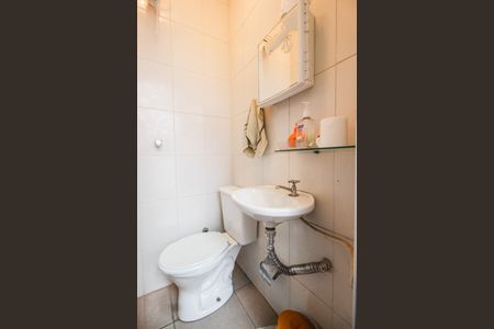 Casa à venda com 240m², 3 quartos e 4 vagasBanheiro de serviço