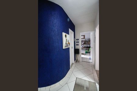 Casa à venda com 240m², 3 quartos e 4 vagasHall