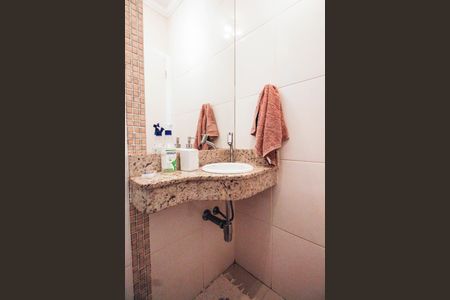 Casa à venda com 240m², 3 quartos e 4 vagasLavabo