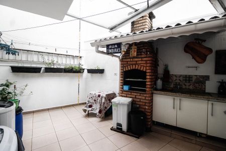 Casa à venda com 240m², 3 quartos e 4 vagasÁrea de serviço