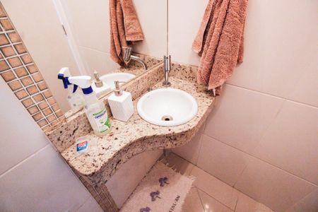 Casa à venda com 240m², 3 quartos e 4 vagasLavabo