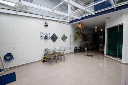 Casa à venda com 240m², 3 quartos e 4 vagasGaragem
