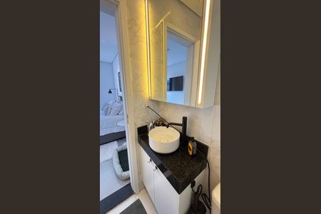 Apartamento à venda com 74m², 3 quartos e 2 vagas Apartamento à venda com 74m², 3 quartos e 2 vagasBanheiro da Suíte