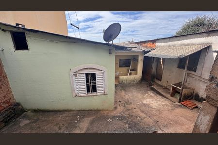 Casa à venda com 171m², 3 quartos e 1 vaga Casa à venda com 171m², 3 quartos e 1 vagaQuintal