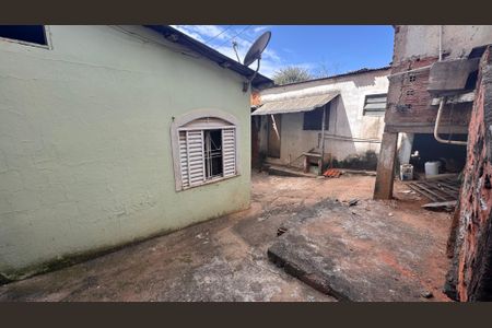 Casa à venda com 171m², 3 quartos e 1 vaga Casa à venda com 171m², 3 quartos e 1 vagaQuintal