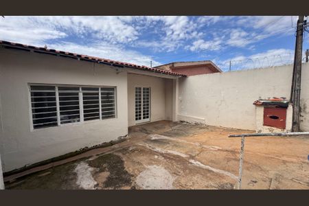 Casa à venda com 171m², 3 quartos e 1 vaga Casa à venda com 171m², 3 quartos e 1 vagaQuintal