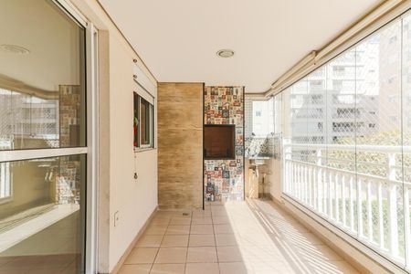 Apartamento à venda com 75m², 2 quartos e 1 vaga Apartamento à venda com 75m², 2 quartos e 1 vagaVaranda