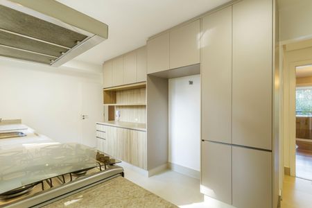 Apartamento à venda com 226m², 3 quartos e 4 vagas Apartamento à venda com 226m², 3 quartos e 4 vagasCozinha