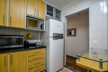 Apartamento à venda com 75m², 3 quartos e 2 vagas Apartamento à venda com 75m², 3 quartos e 2 vagasCozinha e Área de Serviço