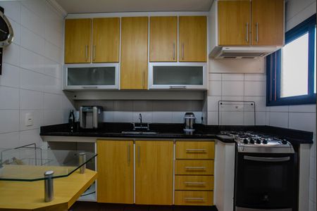 Apartamento à venda com 75m², 3 quartos e 2 vagas Apartamento à venda com 75m², 3 quartos e 2 vagasCozinha e Área de Serviço