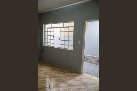 Casa para alugar com 125m², 2 quartos e sem vagasala