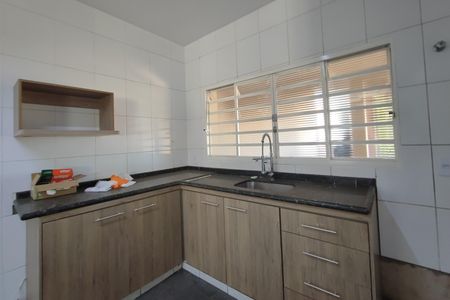 Casa à venda com 220m², 2 quartos e 2 vagas Casa à venda com 220m², 2 quartos e 2 vagasCozinha