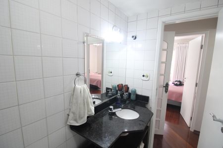 Apartamento à venda com 100m², 3 quartos e 2 vagasBanheiro 1