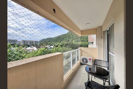 Apartamento à venda com 64m², 2 quartos e 1 vagaVaranda