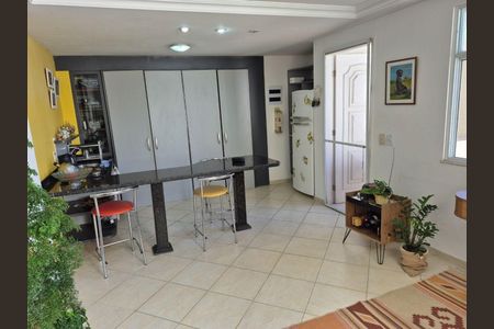 Casa à venda com 140m², 5 quartos e 2 vagas