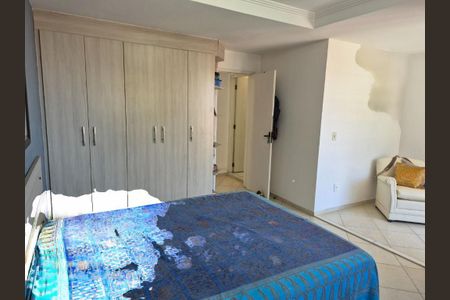 Casa à venda com 140m², 5 quartos e 2 vagas