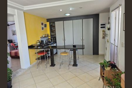 Casa à venda com 140m², 5 quartos e 2 vagas