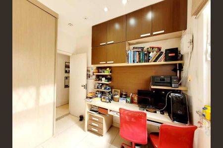 Casa à venda com 218m², 3 quartos e 5 vagas