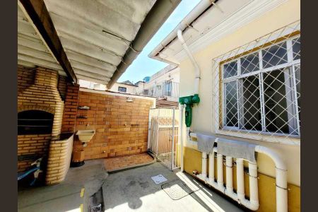 Casa à venda com 218m², 3 quartos e 5 vagas