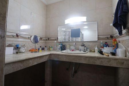 Casa à venda com 438m², 6 quartos e 3 vagasBanheiro da Suíte 1