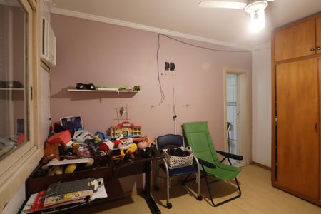 Casa à venda com 438m², 6 quartos e 3 vagasSuíte 2