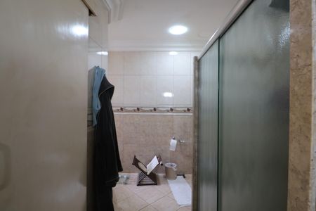 Casa à venda com 438m², 6 quartos e 3 vagasBanheiro da Suíte 1