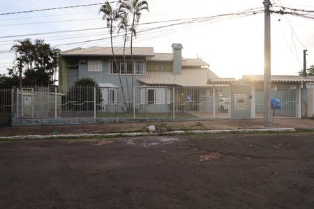 Casa à venda com 438m², 6 quartos e 3 vagasFachada