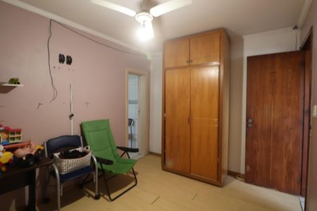 Casa à venda com 438m², 6 quartos e 3 vagasSuíte 2