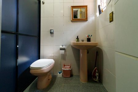 Casa à venda com 128m², 2 quartos e 2 vagas Casa à venda com 128m², 2 quartos e 2 vagasBanheiro da Suíte