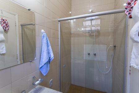 Casa à venda com 360m², 6 quartos e 5 vagas Casa à venda com 360m², 6 quartos e 5 vagasBanheiro de Serviço