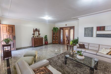 Casa à venda com 360m², 6 quartos e 5 vagas Casa à venda com 360m², 6 quartos e 5 vagasSala 1