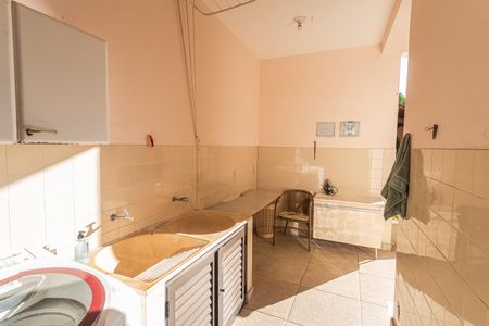 Casa à venda com 360m², 6 quartos e 5 vagas Casa à venda com 360m², 6 quartos e 5 vagasÁrea de Serviço