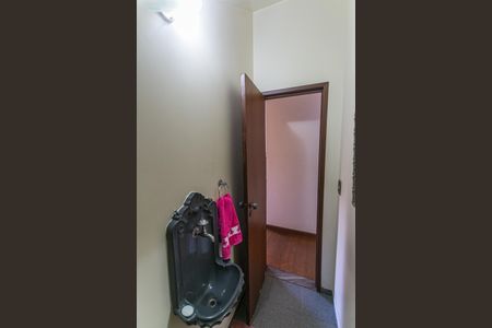 Casa à venda com 360m², 6 quartos e 5 vagas Casa à venda com 360m², 6 quartos e 5 vagasLavabo